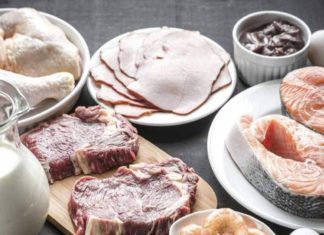 കണ്ണൂരിലെ ഹോട്ടലുകളിൽ നിന്ന് പഴകിയ ഭക്ഷണം പിടിച്ചെടുത്തു; 55 കടകൾക്ക് നോട്ടീസ്