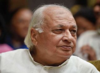 ഒടുവിൽ തീരുമാനം; അഞ്ച് ബില്ലുകളിൽ ഒപ്പുവെച്ച് ഗവർണർ Governor Arif Mohammad Khan Takes A Part In Eidgah In Kerala