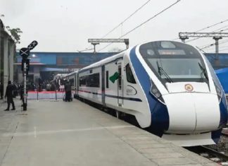 മലപ്പുറത്ത് വന്ദേഭാരതിന് നേരെ വീണ്ടും കല്ലേറ്; കാഞ്ഞങ്ങാട് രാജധാനിക്കും vandebharat