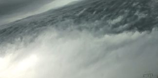 Incredible Photo Of Clouds That Look Like Crashing Ocean Waves Leaves Internet Mesmerised