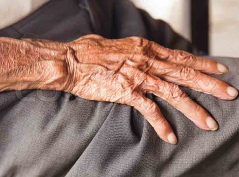 ബന്ധുക്കൾ പൂട്ടിയിട്ട മധ്യവയസ്കനെ അവശനിലയിൽ കണ്ടെത്തി cruelty against man