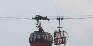 tourists stranded mid-air in cable car due to technical snag