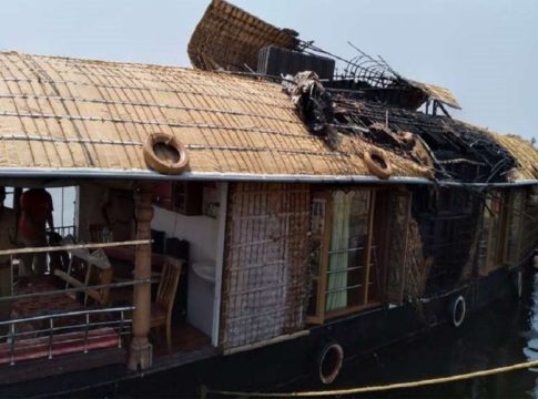 ആലപ്പുഴയിൽ ഹൗസ്ബോട്ട് മുങ്ങി കാണാതായ ജീവനക്കാരന്റെ മൃതദേഹം കണ്ടെത്തി houseboat sank in Alappuzha