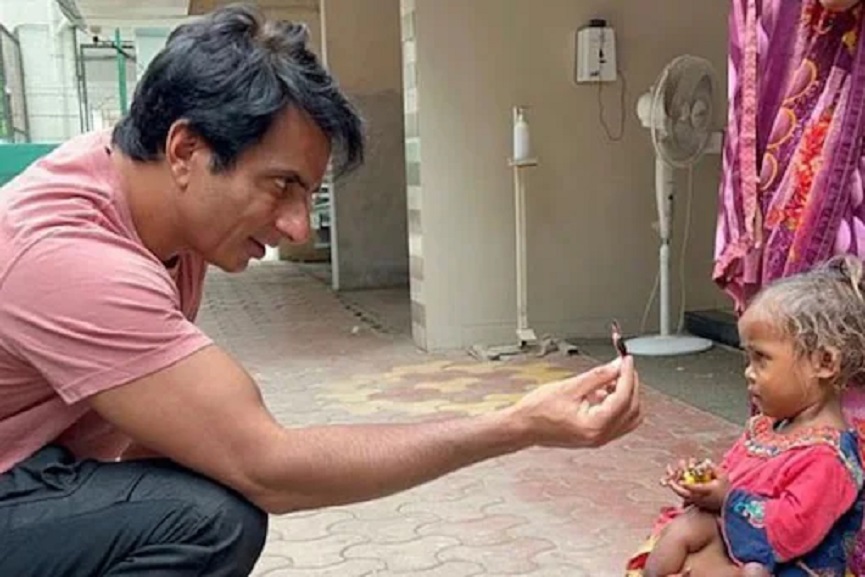 sonu-sood sonu sood helps a child who was born with 4 legs and hands