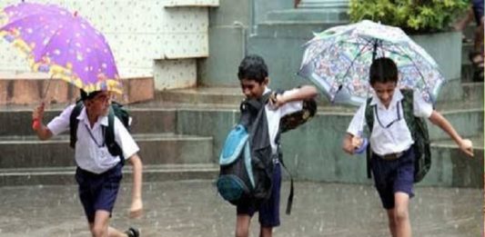 കനത്ത മഴ; മൂന്ന് ജില്ലകളിലെ വിദ്യാഭ്യാസ സ്ഥാപനങ്ങൾക്ക് നാളെ അവധി Heavy Rain Alert In Kerala