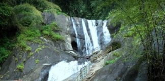 mountain flood at Kumbhavurutti Falls, Kollam; a death