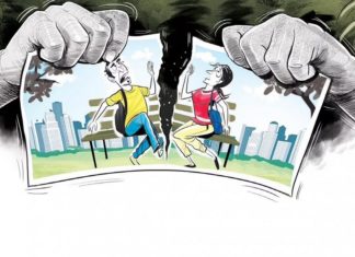 ബസ് സ്റ്റോപ്പിൽ ഒന്നിച്ചിരുന്ന വിദ്യാർഥികൾക്ക് നേരെ സദാചാരം; ഒരാൾ കസ്റ്റഡിയിൽ