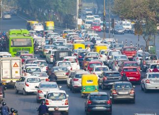 Car traffic in New Delhi