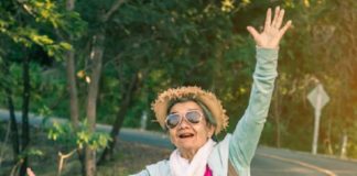 എന്താ..ല്ലേ! ചില്ലിക്കാശ് ചെലവില്ലാതെ ഇംഗ്ളണ്ടിൽ കറങ്ങി 75കാരി UK Woman Travels 3,500 Km Using Just Her Free Bus Pass