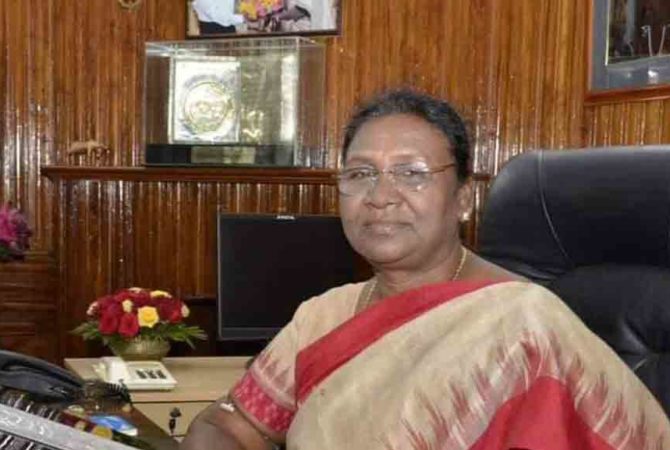 പൊതുപരീക്ഷാ ഭേദഗതി ബില്ലിന് രാഷ്ട്രപതിയുടെ അംഗീകാരം; ഇനി കർശന നിയമം Support NDA's presidential candidate; 16 Sena MPs to Uddhav Thackeray
