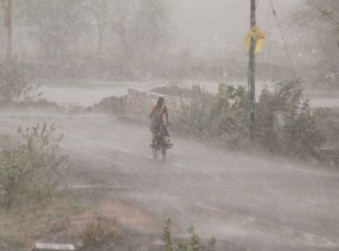 മലപ്പുറം മലവെള്ളപ്പാച്ചിലിൽ മരണം അഞ്ചായി; ഇടുക്കിയിൽ വിനോദസഞ്ചാര കേന്ദ്രങ്ങൾ അടച്ചു Kerala Rain