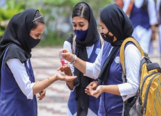 സംസ്ഥാനത്ത് പ്ളസ് വൺ ക്ളാസുകൾ നാളെ തുടങ്ങും; ഇന്ന് ശുചീകരണം Plus One class start tomorrow