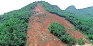 കൂറ്റൻ പാറയിൽ വിള്ളൽ; താഴ്വാരത്തെ കുടുംബങ്ങളോട് മാറിത്താമസിക്കാൻ നിർദ്ദേശം