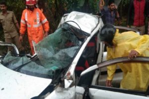 wayanad-muttil-car-accident