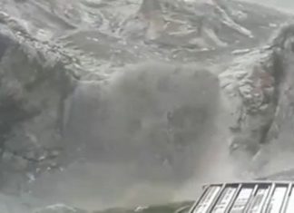 Cloudburst In Amarnath And Three Were Missing