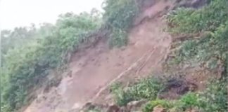 മൂന്നാറില് മണ്ണിടിഞ്ഞ് വീണ് ഗതാഗത തടസം