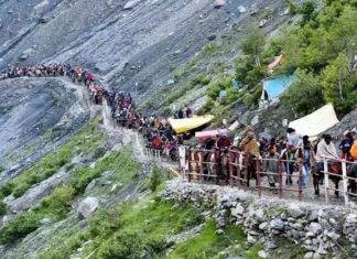 Amarnath Pilgrimage Temporary Banned Due To Bad Weather
