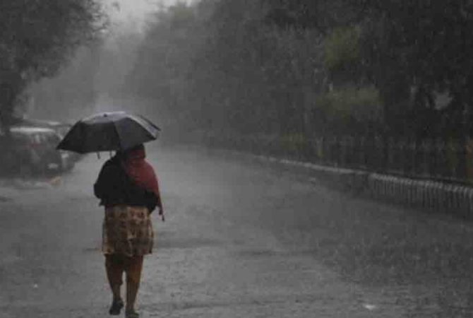 ഇന്നും തീവ്ര മഴ, ഇടിമിന്നലിനും സാധ്യത; മൂന്ന് ജില്ലകളിൽ റെഡ് അലർട് Rain