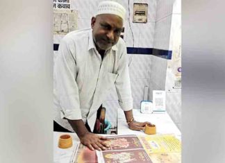Chicken sold in paper with pictures of Hindu gods; One arrested in UP