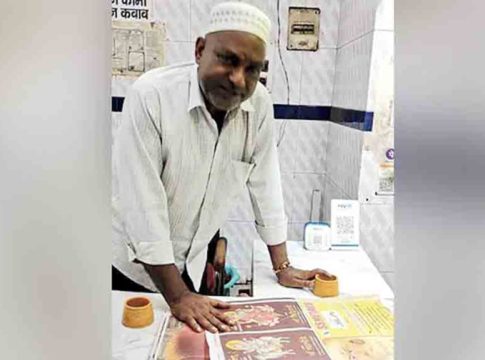 Chicken sold in paper with pictures of Hindu gods; One arrested in UP