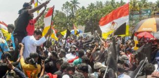 Pregnant women and children in the protest; Vizhinjam getting worse