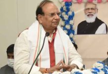 1,400 crore khadi scam Lt Governor to resign; Aam Aadmi
