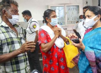 Veena George visited the young woman who was in the medical college after being stabbed by her husband