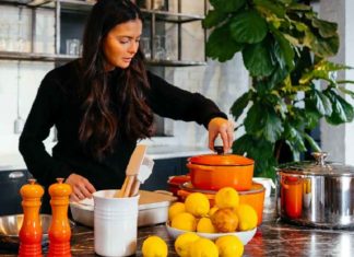 സ്ത്രീക്ക് വീട്ടുജോലി സാധ്യമല്ലെങ്കിൽ വിവാഹത്തിന് മുമ്പ് പറയണം; ബോംബെ ഹൈക്കോടതി Bombay High Court on Woman Housework