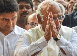 ശക്തമായ പ്രതിപക്ഷമാകാൻ ഇന്ത്യാ മുന്നണി; സർക്കാർ രൂപീകരണ നടപടികൾ ആരംഭിച്ച് എൻഡിഎ Congress president; Shashi Tharoor as a fighter