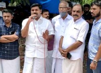 25 ലക്ഷത്തിൽ നവീകരിച്ച സ്കൂൾ ലാബ് തകർന്നതിൽ അഴിമതി; നിലമ്പൂർ യൂത്ത് കോൺഗ്രസ് Roof collapsed at Manavedan School lab