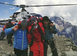 Avalanche _ 10 climbers dead _11 people are missing