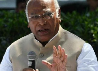 വഖഫ് നിയമ ഭേദഗതി ബിൽ; പ്രതിപക്ഷ പാർട്ടികൾ ഒറ്റക്കെട്ടായി എതിർക്കും Mallikarjun Kharge