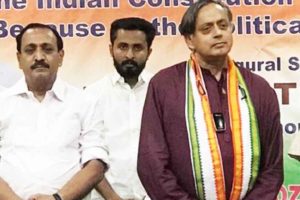 MK Raghavan on Boycott of Shashi Tharoor