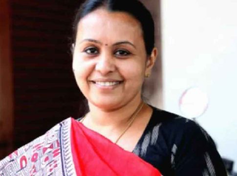 മന്ത്രി ആശുപത്രി വിട്ടു; തുടർചികിൽസ തിരുവനന്തപുരത്ത്, പൊല്ലാപ്പായി സെൽഫി Minister Veena George