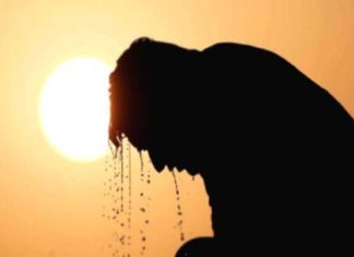 തിരഞ്ഞെടുപ്പ് പ്രചാരണത്തിനിടെ കോൺഗ്രസ് പ്രവർത്തകന് സൂര്യാഘാതമേറ്റു Congress worker gets sun stroke during election campaign