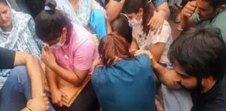 കണ്ണീരണിഞ്ഞു ഹരിദ്വാർ; മെഡലുകൾ ഒഴുക്കുന്നതിൽ നിന്ന് പിൻമാറി ഗുസ്തി താരങ്ങൾ wrestlers protest