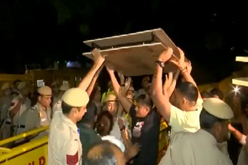 wrestlers-police protest in delhi wrestlers-police protest in delhi