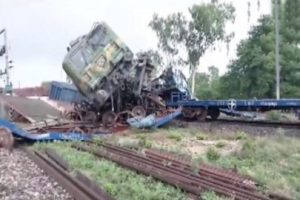 Goods trains collide in Bangal