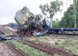 Goods trains collide in Bangal