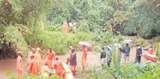 സുരേന്ദ്രനെ പിടിച്ചത് ചീങ്കണിയെന്ന് സംശയം; തിരച്ചിൽ ഇന്നും തുടരും Farmer-missing-near-river-in-meenangadi-wayanad