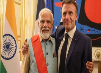 เดฎเตเดฆเดฟเดเตเดเต เดซเตเดฐเดพเตปเดธเดฟเดจเตเดฑเต เดชเดฐเดฎเตเดจเตเดจเดค เดฌเดนเตเดฎเดคเดฟ; เดชเตเดฐเดธเตโเดเดพเดฐเด เดจเตเดเตเดจเตเดจ เดเดฆเตเดฏ เดเดจเตเดคเตเดฏเตป เดชเตเดฐเดงเดพเดจเดฎเดจเตเดคเตเดฐเดฟ Awarded the Grand Cross of the Legion of Honor