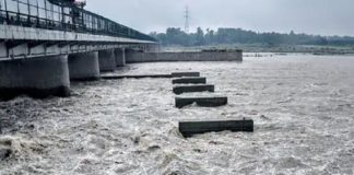 flood in delhi-yamuna river