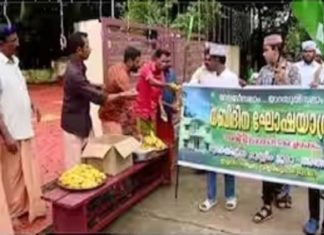 മത സൗഹാർദ്ദത്തിന്റെ കേരള മോഡൽ; നബിദിന റാലിയെ വരവേറ്റ് ക്ഷേത്രം ഭാരവാഹികൾ kollam rally