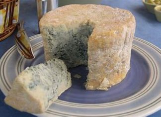 താരമായി സ്പാനിഷ് കാബ്രാലെസ് ബ്ളൂ ചീസ്; വിറ്റത് 27 ലക്ഷം രൂപക്ക്- ലോക റെക്കോർഡ് Spanish Cabrales Blue Cheese