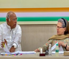 kharge-sonia-gandhi