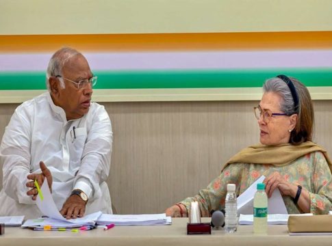 kharge-sonia-gandhi