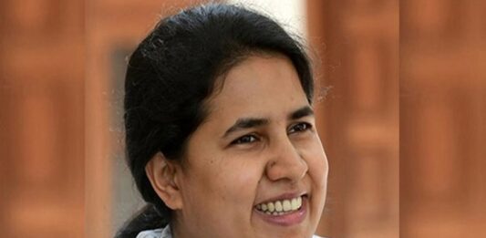 മാസപ്പടിക്കേസ്; എസ്എഫ്ഐഒ രേഖകൾ ഇഡിക്ക് കൈമാറാൻ ഉത്തരവ് veena vijayan