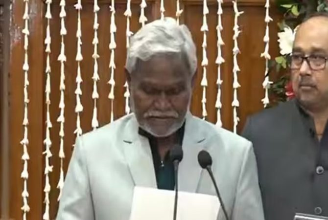 ‘നരേന്ദ്ര മോദിയെ വിശ്വസിക്കാൻ തീരുമാനിച്ചു’; ചംപയ് സോറൻ ഇന്ന് ബിജെപിയിൽ ചേരും Champai Soren