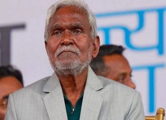 മുന്നിൽ 3 വഴികൾ; ജെഎംഎം വിടാൻ ചംപയ് സോറൻ? ബിജെപിയിലേക്കെന്ന് സൂചന Champai Soren