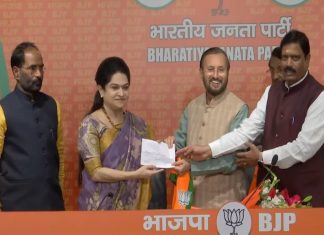‘മോദി കരുത്തനായ നേതാവ്’; പത്മജ വേണുഗോപാൽ ബിജെപി അംഗത്വം സ്വീകരിച്ചു padmaja venugopal